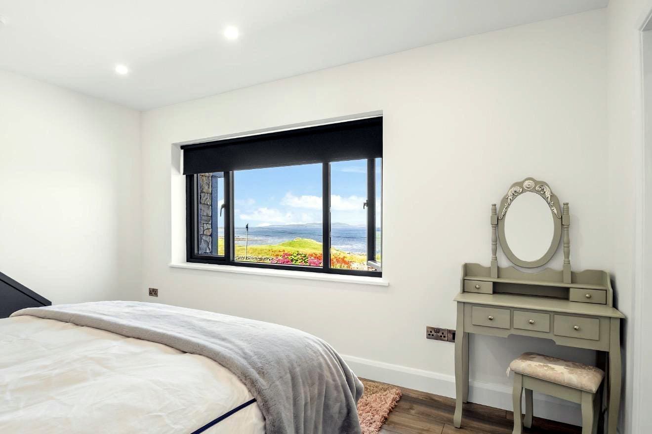 Guest bedroom